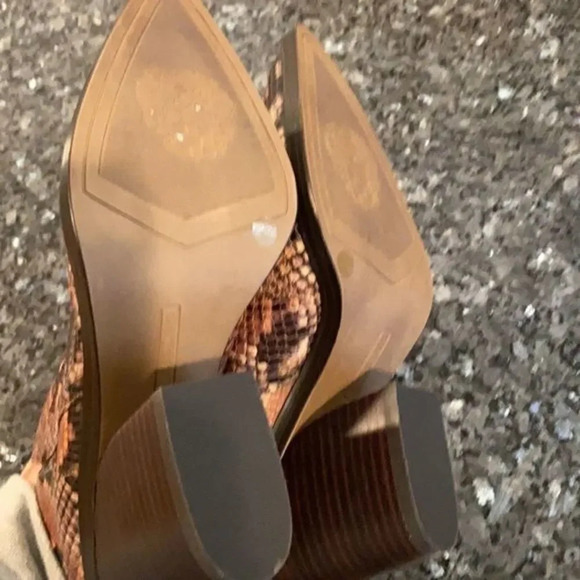 Vince Camuto Women's Gradesha Ankle Boot Fashion NWOT - Picture 9 of 12